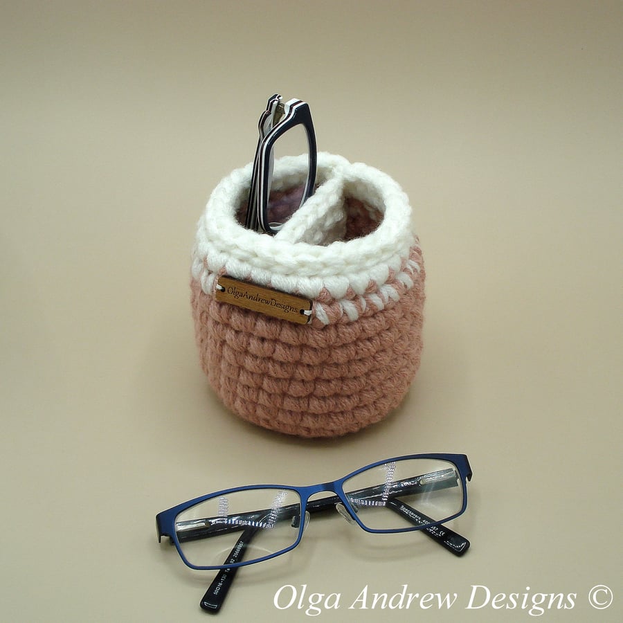 Soft double eyeglasses holder, multiple glasses stand, divided eyeglass holder