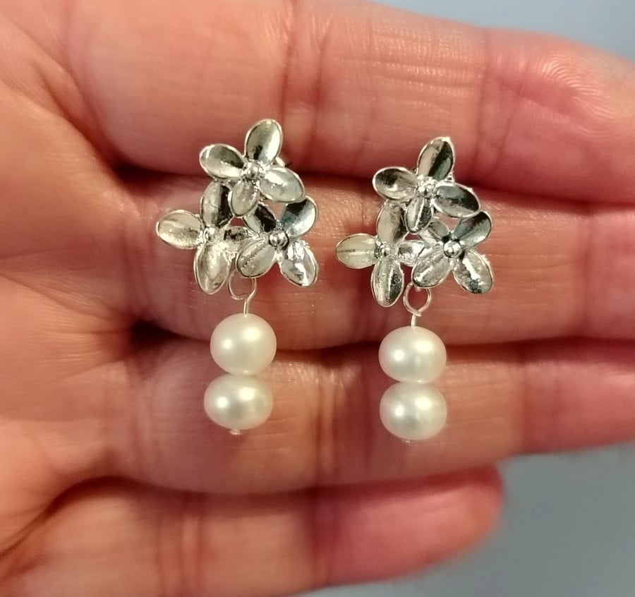 Cream Freshwater Pearl Healing Stud Earrings on Silver Plated Flowers Setting
