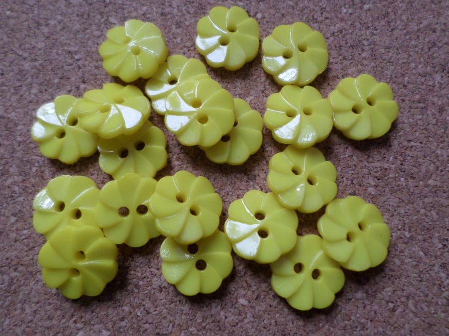 20 x 2-Hole Acrylic Buttons - Round - 14mm - Ridged Flower - Bright Yellow 