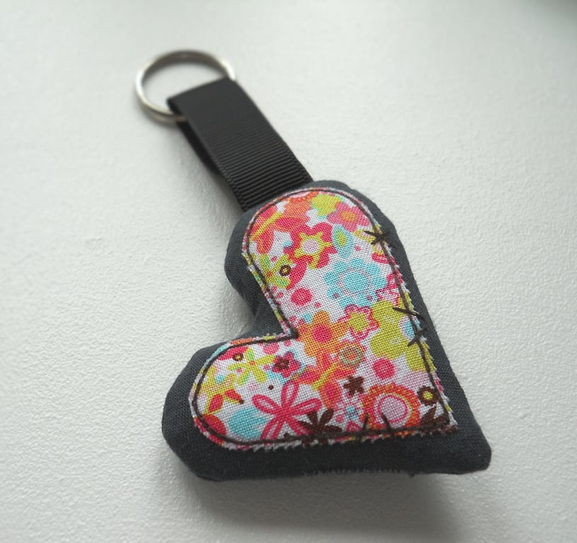 applique embroidered heart keyring key fob hanging decoration BRIGHT FLORAL