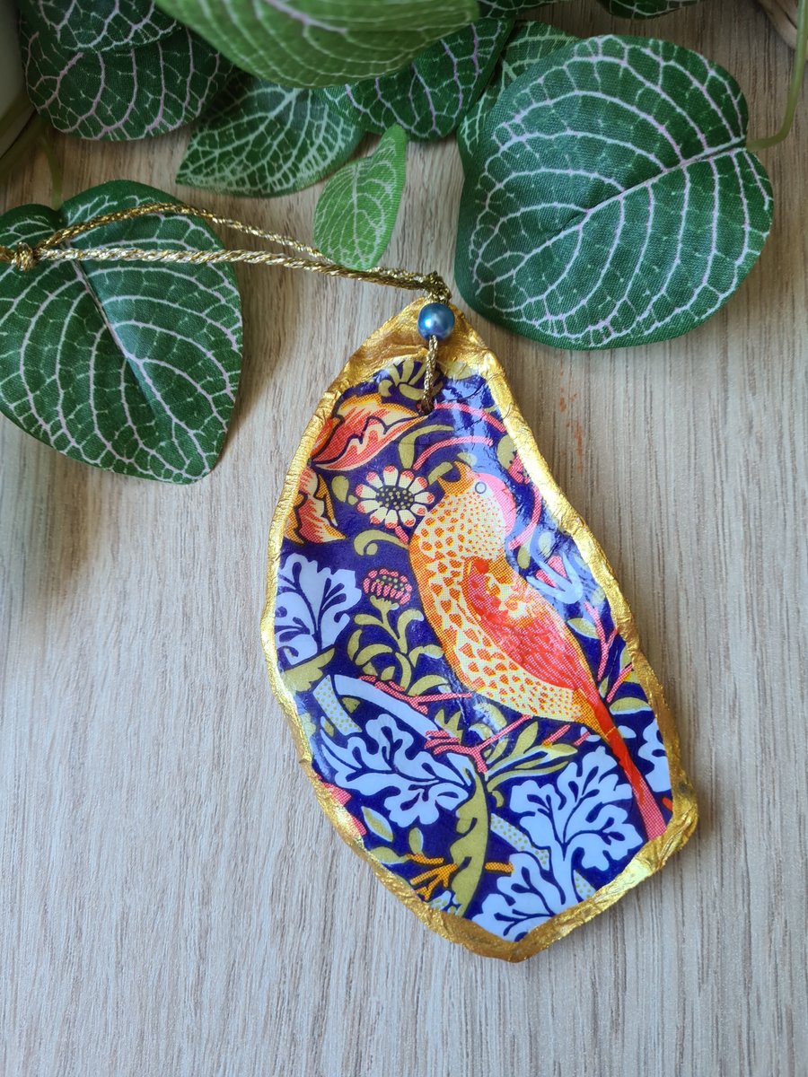 William Morris design oyster shell hanging decoration home decor letterbox gift