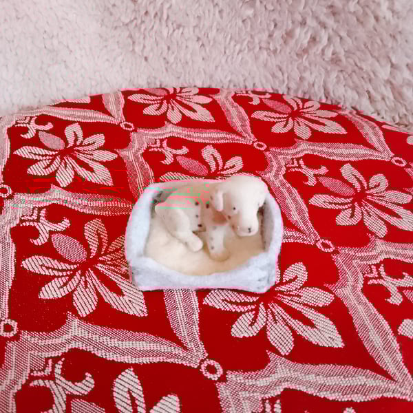 Handmade dolls house miniature dog basket grey felt cream fleece & rug