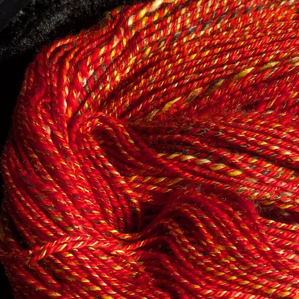 Red Admiral hand spun yarn - 100g 260 yards - Marino and Silk blend