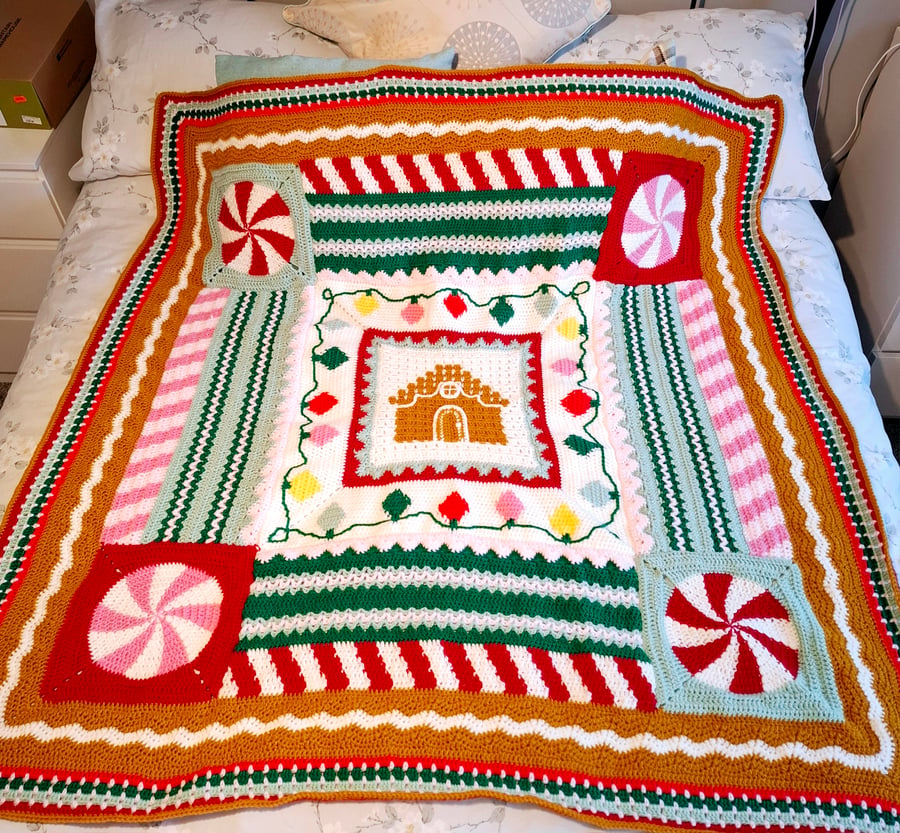 Gingerbread House crochet blanket 