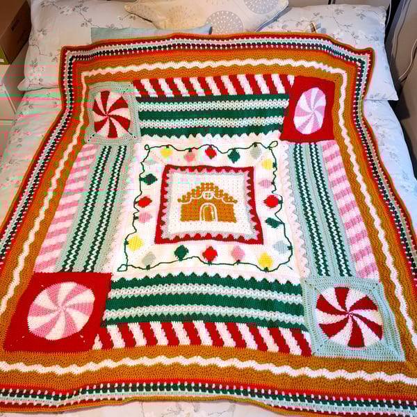 Gingerbread House crochet blanket 