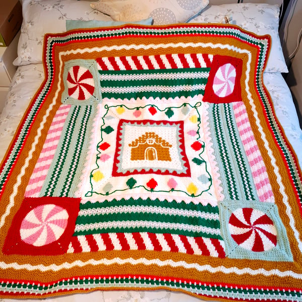 Gingerbread House crochet blanket 