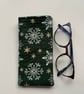Snowflake Print Quilted Fabric Glasses Case