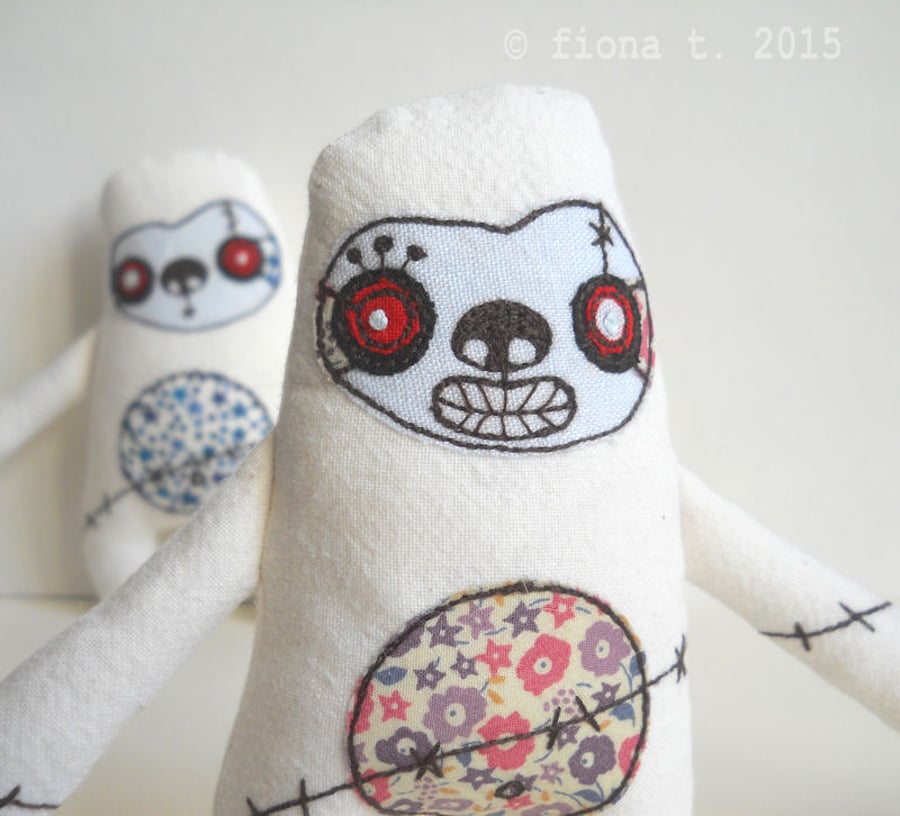 freemotion embroidered zombie sloth - pocket size