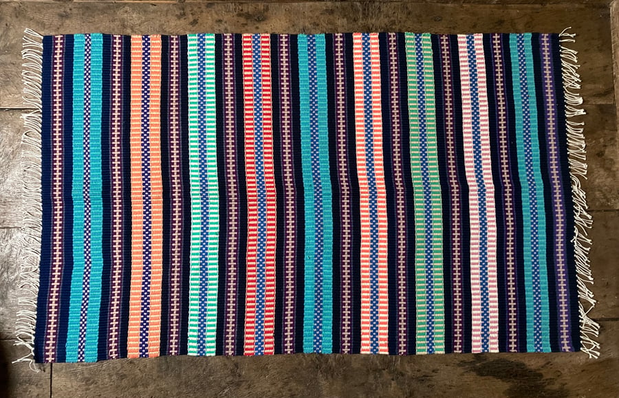 Handwoven cotten rug