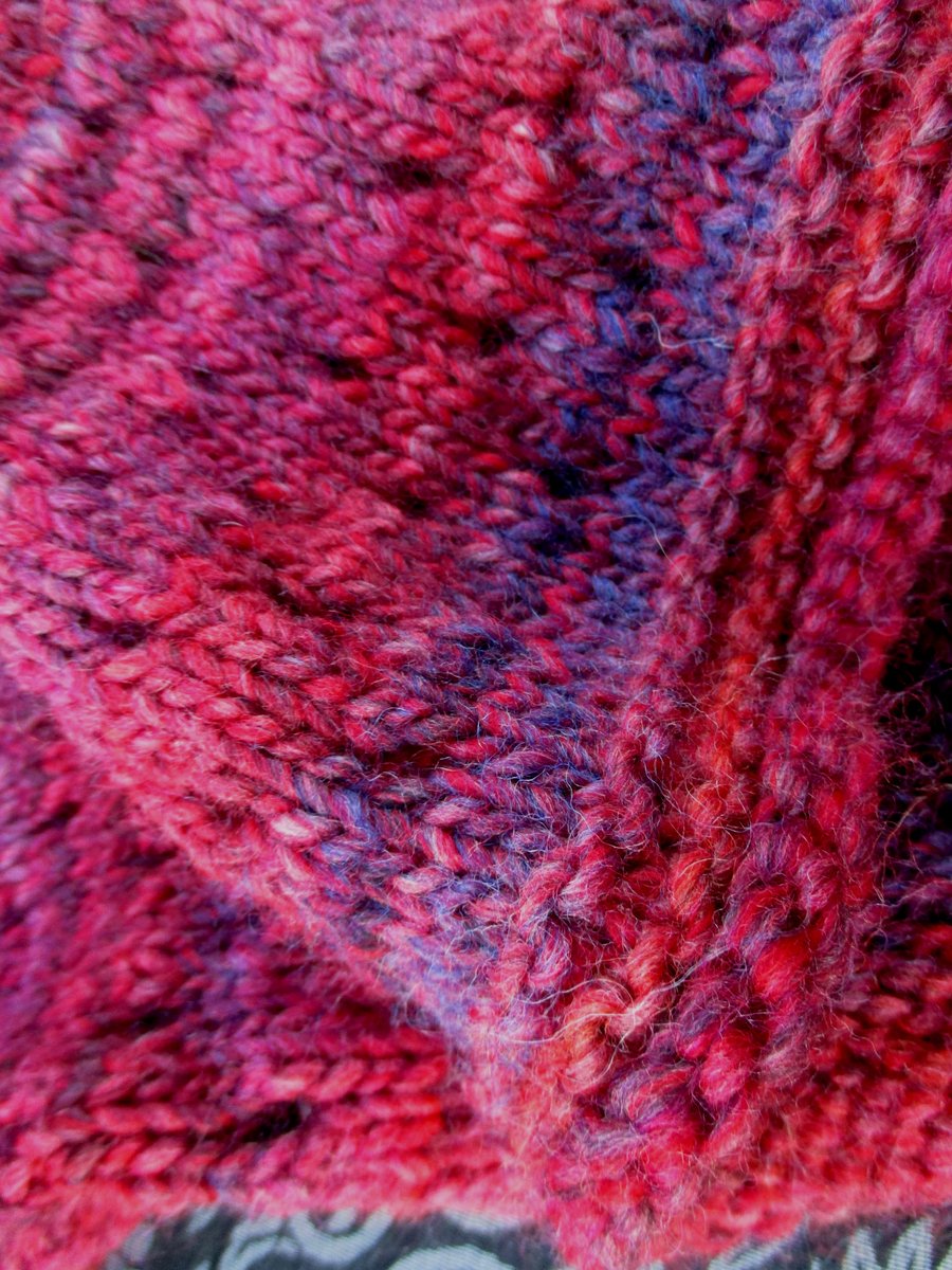 SPECIALS! Handknit Chunky Wool EYELET COWL in Reds 