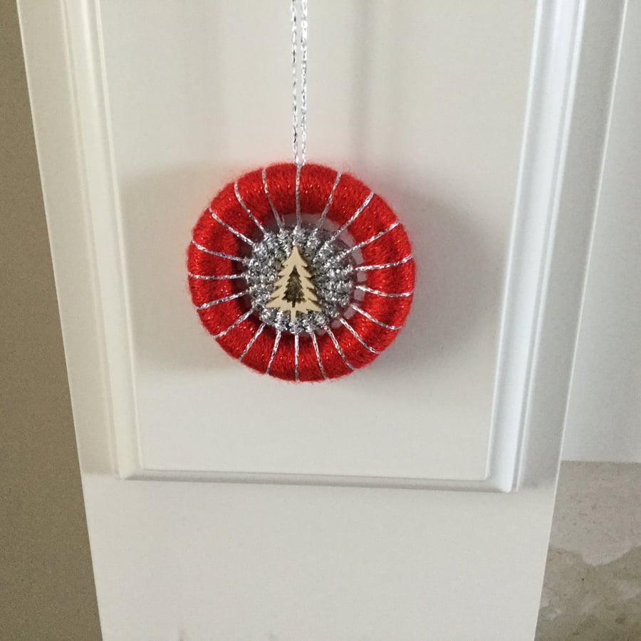 Dorset Button Christmas Tree Decoration in Red