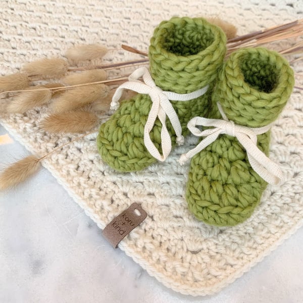 Tootsie Booties Wool Apple Green