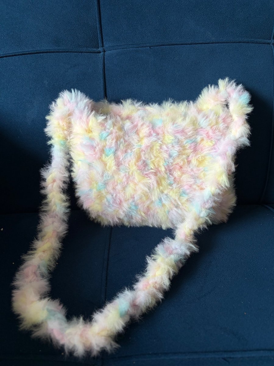 Crochet faux fur bag