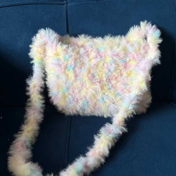 Crochet faux fur bag