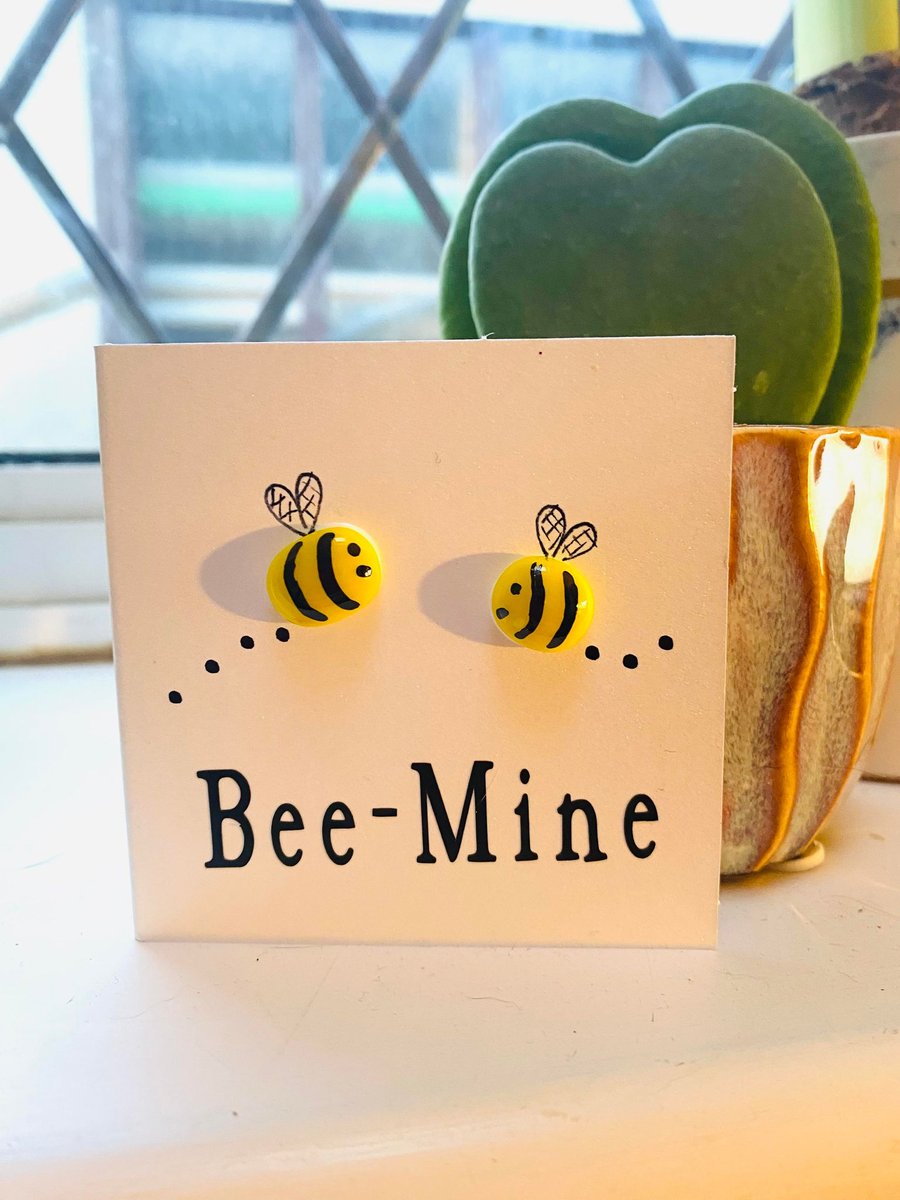 Bee-Mine Greetings Card with Pebble Bee