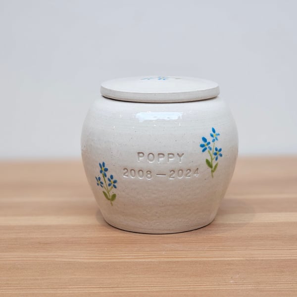 Pottery pet urns clearance