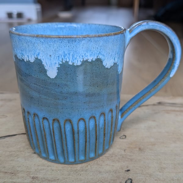 Scandi drippy blue mugs (slight stripe)