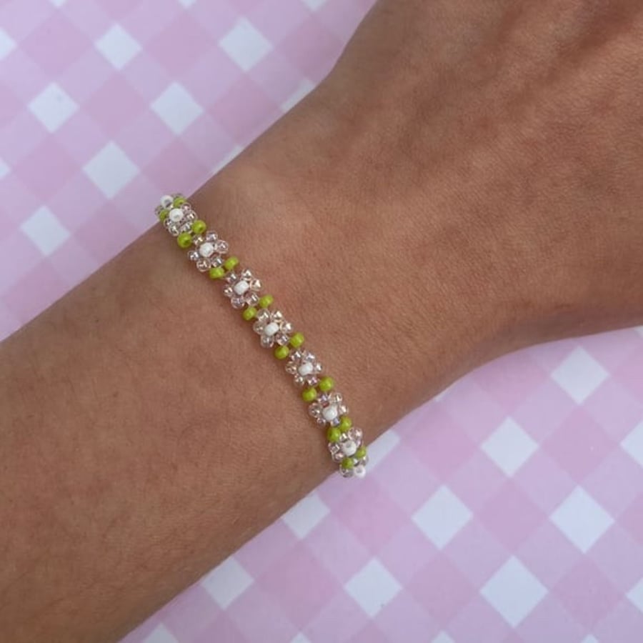 Light Pink Flower Seed Bead Bracelet
