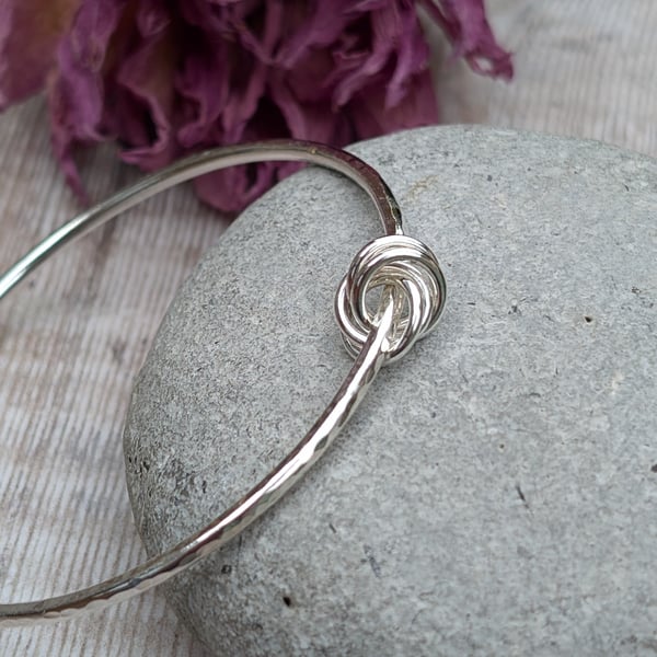 Sterling Silver Hammered Friendship Knot Charm Bangle - JBJ5005