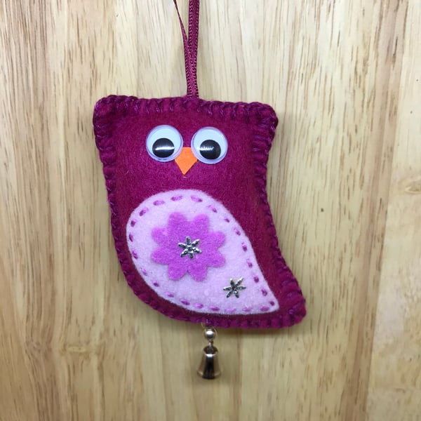 Felt Pink Owl. (490)
