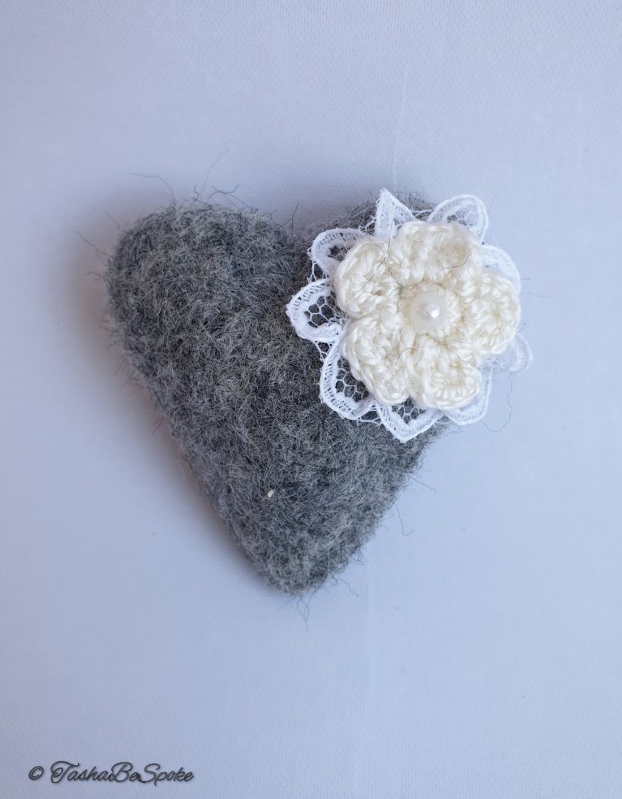 Felted brooch, Heart shaped brooch, Textile jewelry, Valentine's gift