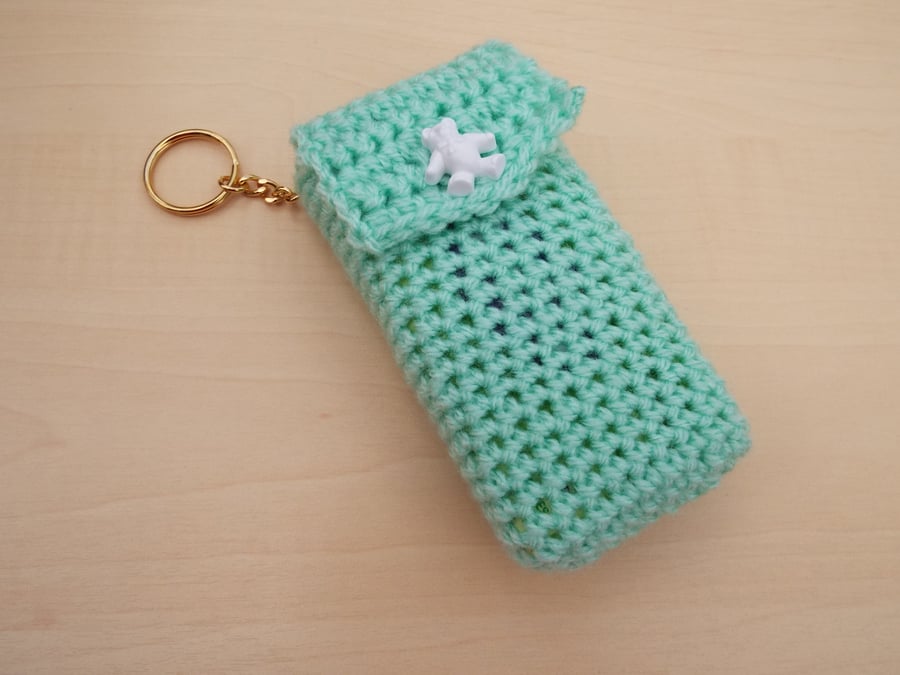 Hand crochet tissue cover keyring - green with white teddy button