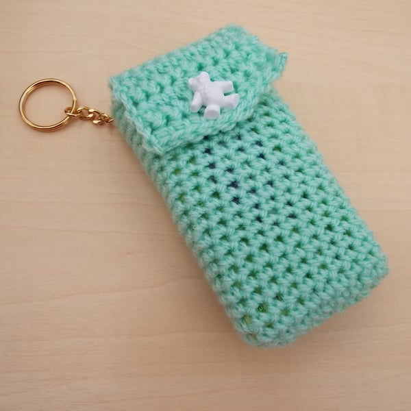 Hand crochet tissue cover keyring - green with white teddy button