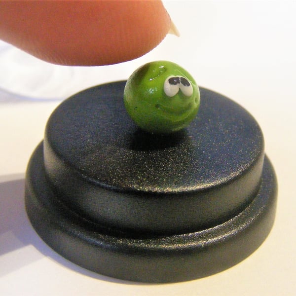 Pet Pea, Garden pea gift, Vegetarian gift, Vegan gift, Gardener gift
