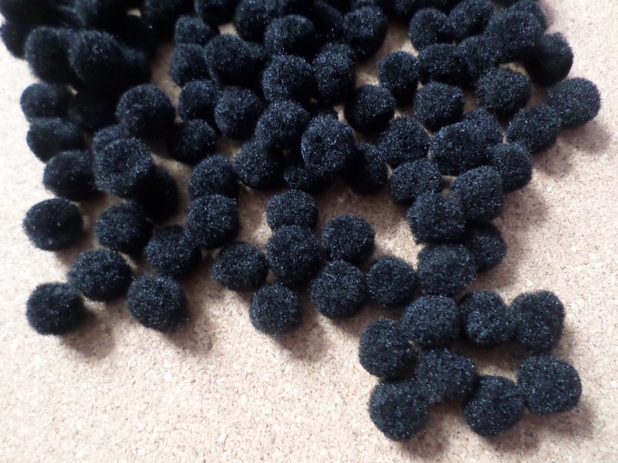 50 x Mini Wool Craft Pompoms - 12mm - Black 