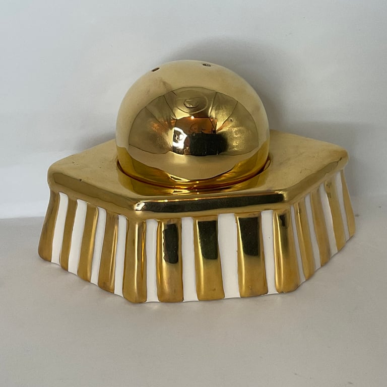 Salt and Pepper stacker set.Art Deco theme.’Sunrise’