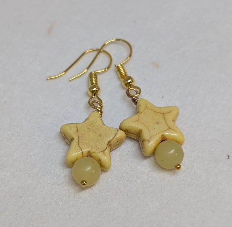 Yellow howlite star and round agate bead earrings with gold coloured ear wires 