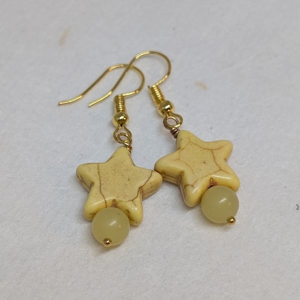 Yellow howlite star and round agate bead earrings with gold coloured ear wires 