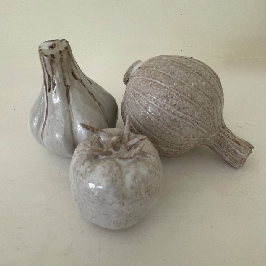 Hand modelled Ceramic Onion tomato and garlic bulb