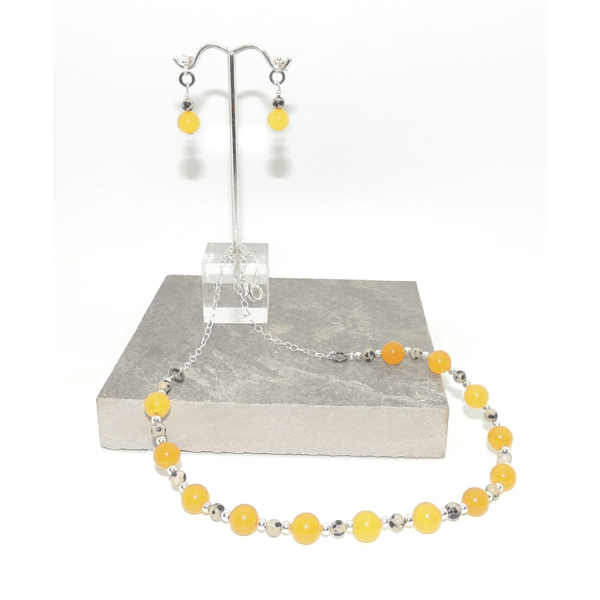 Necklace and earrings set in yellow Agate and Dalmatian Jasper gemstones