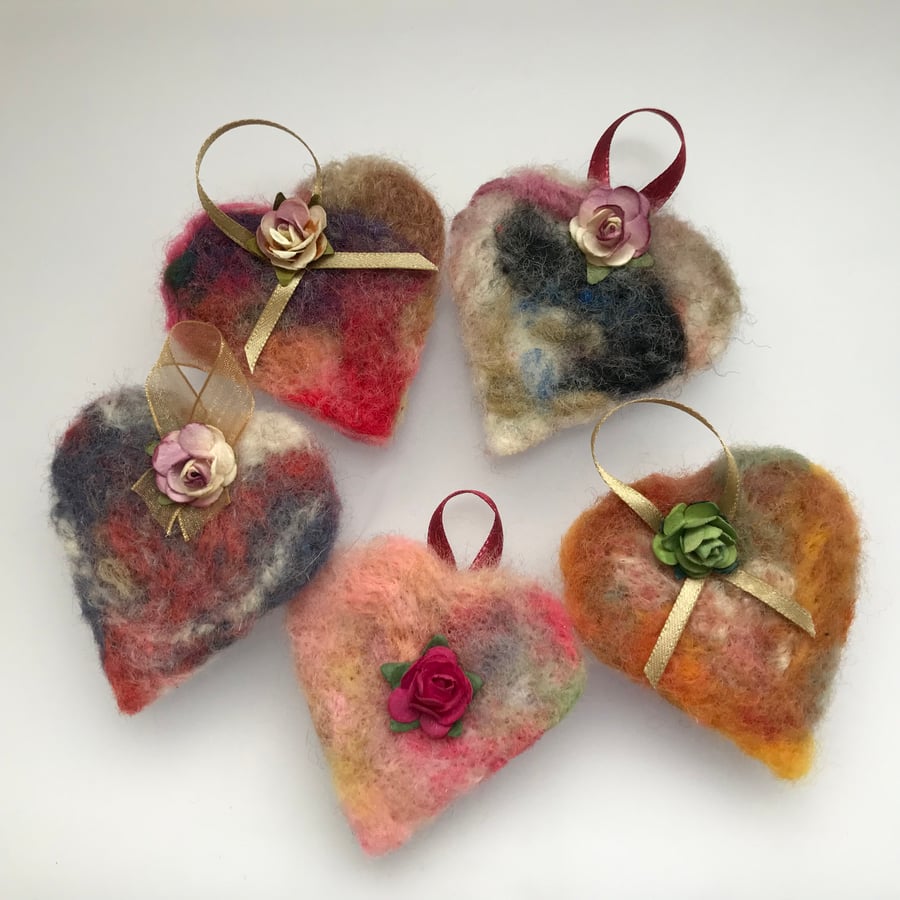 5 Sweetheart felted tags