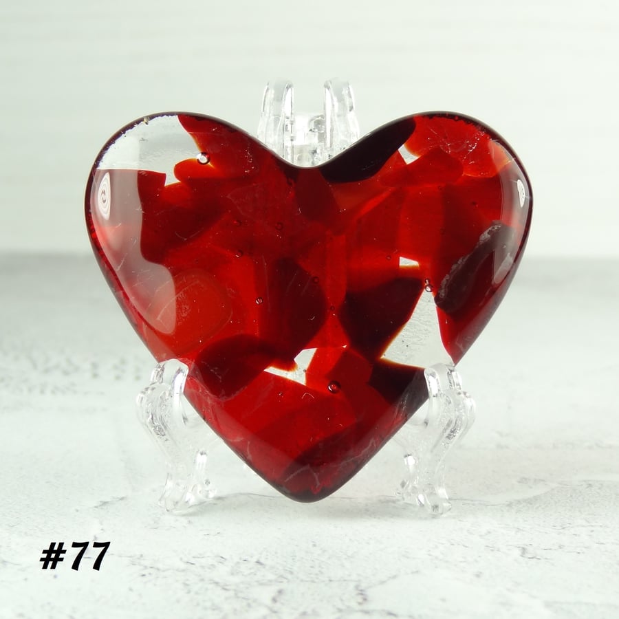 Fused glass red and clear heart pocket hug with stand 5x4.5cm (77)