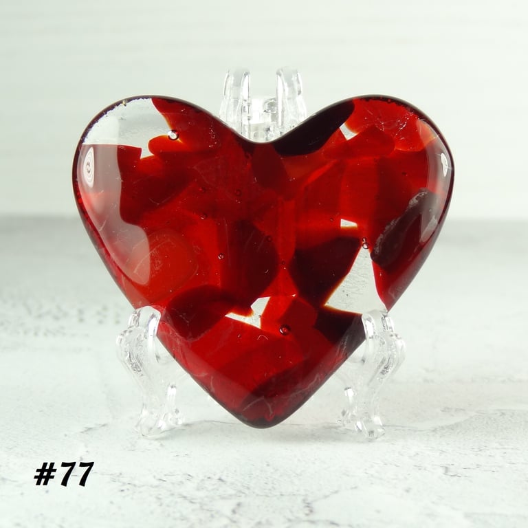 Fused glass red and clear heart pocket hug with stand 5x4.5cm (77)