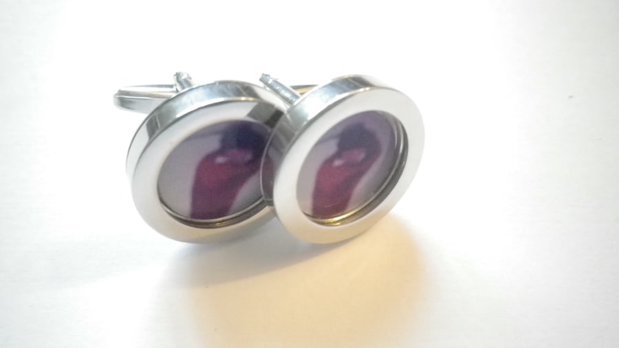 Golf cufflinks, elegant image, swivel shank, highly polished, free UK shipping.