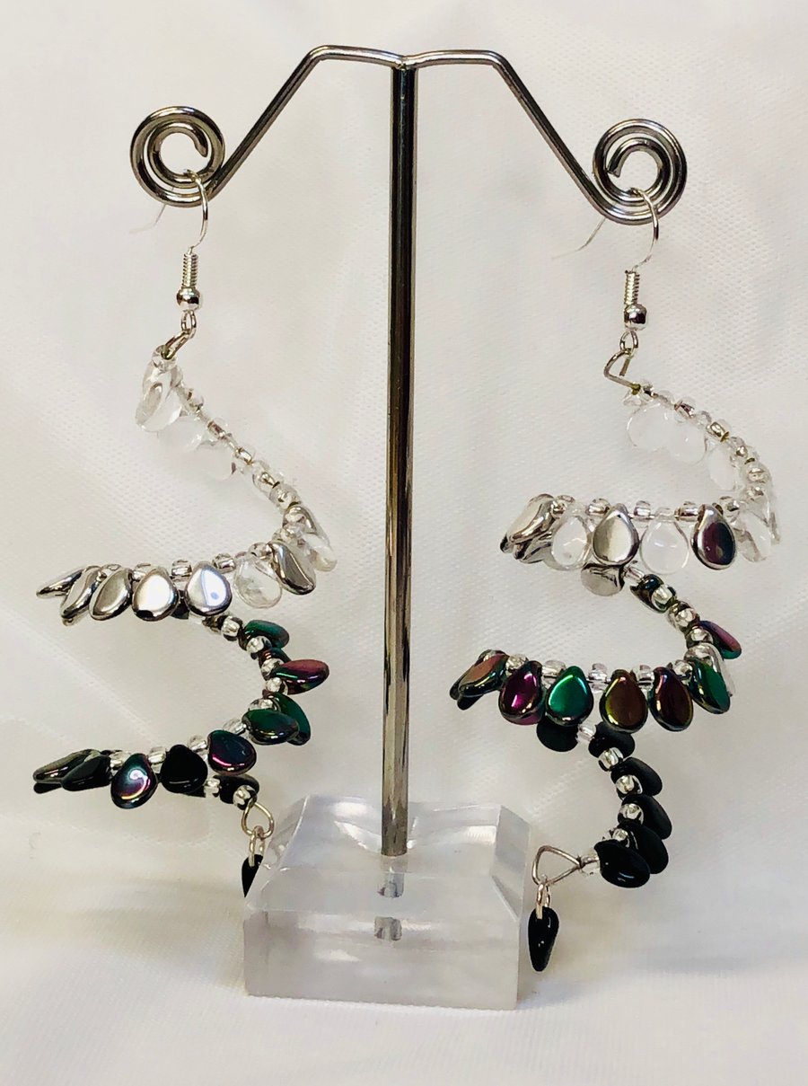 Black ombré chandelier earrings 
