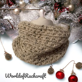 Crocheted beige neck cowl : snood 