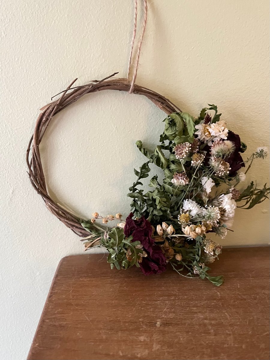 Dried Flower and Foliage Wreath Decoration. 13cm Wide.