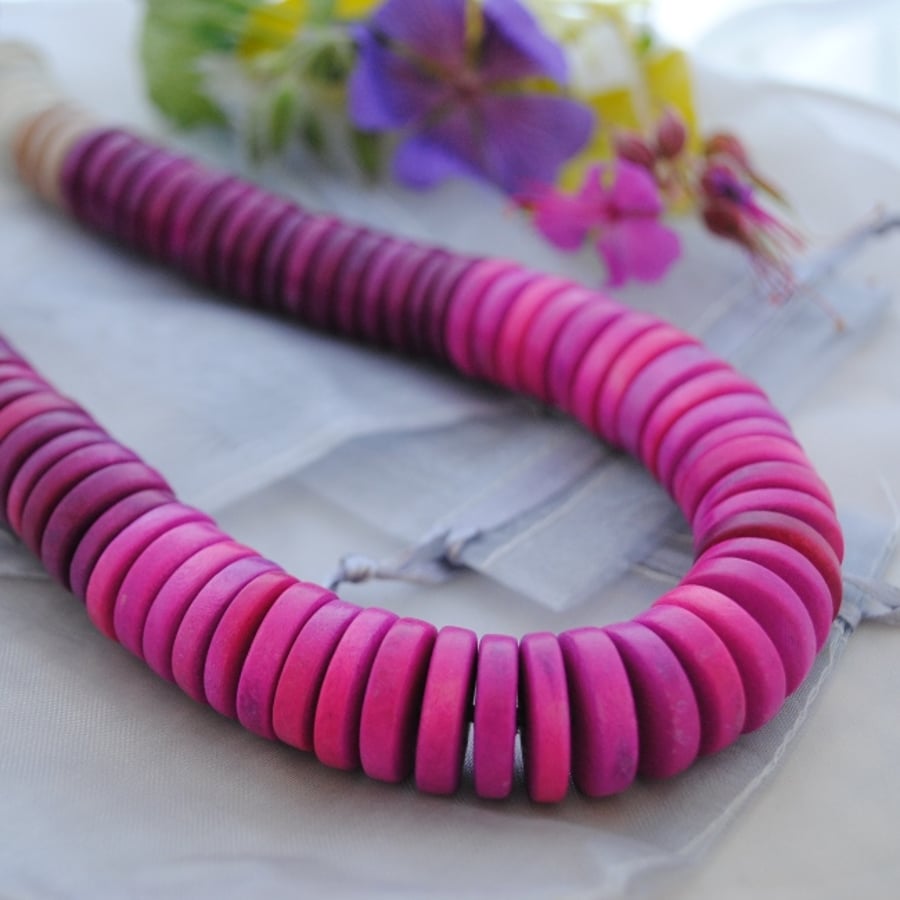 Statement necklace Coco-pucalet grape pink 