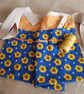Garden apron: boxed gift set: daisies  - Image 2