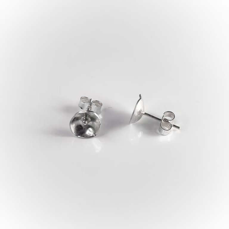 Simple flowery sterling silver stud earrings