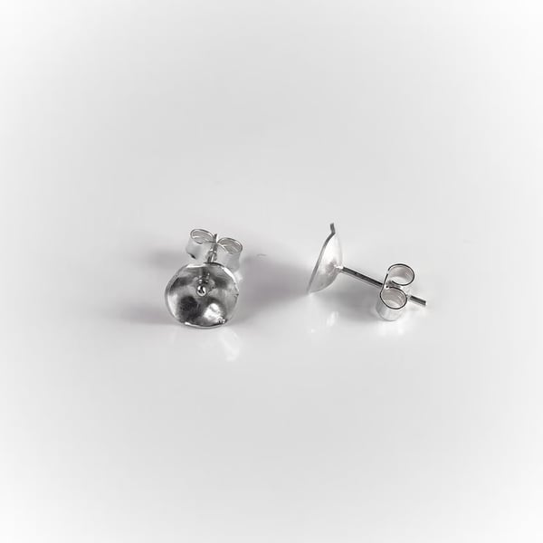 Simple flowery sterling silver stud earrings
