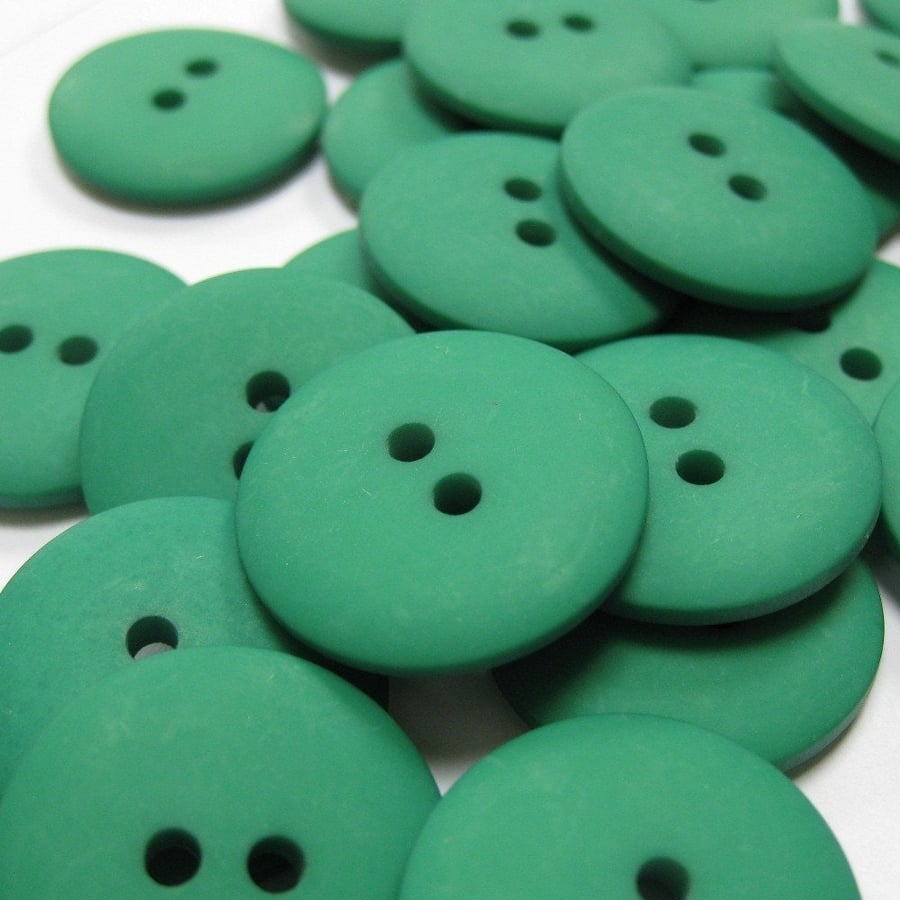 Flat Plain Green Buttons 20mm 24 pieces