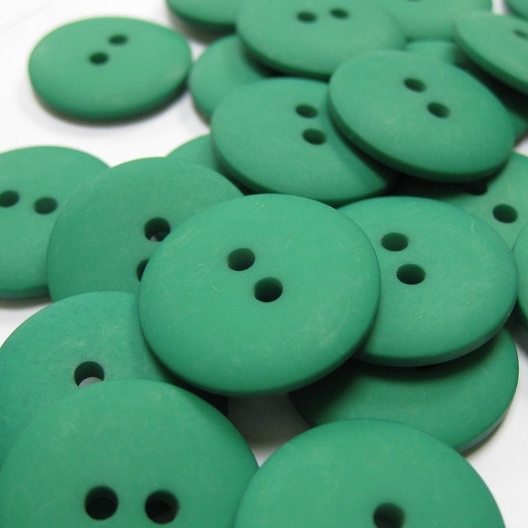 Flat Plain Green Buttons 20mm 24 pieces