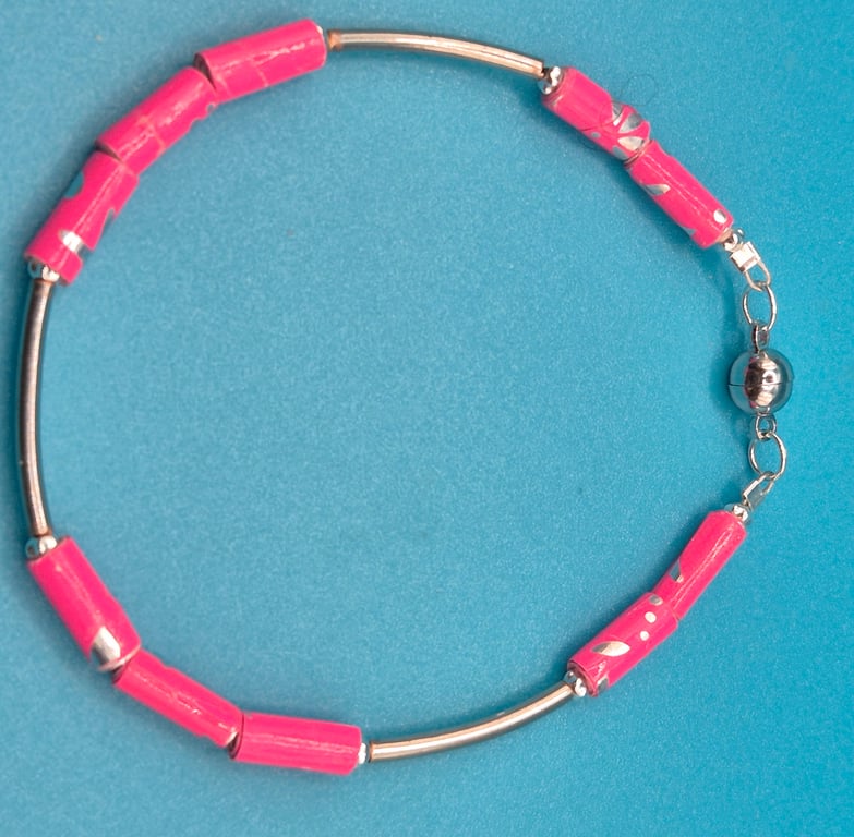 Hot pink thin paper beaded bracelet with magnetic clasp