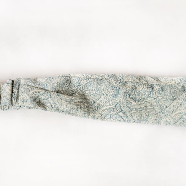 Hair band with blue paisley pattern