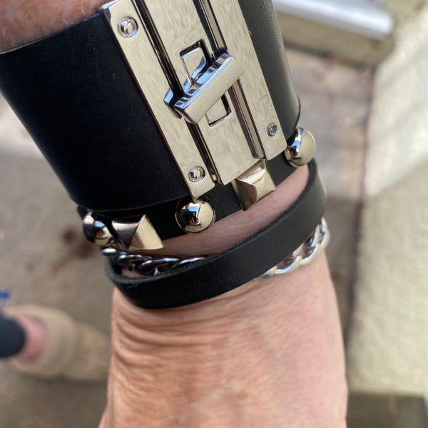 Leather twist lock clasp Cuff set, Italian black leather and stainless steel har